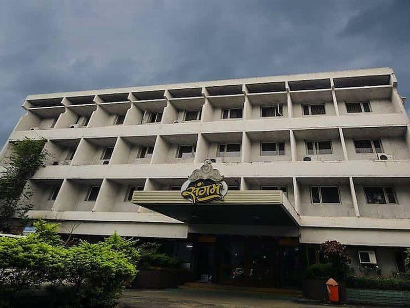 Hotel Sangam Karād 외부 사진