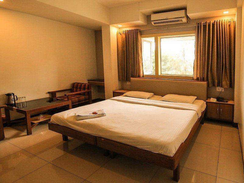 Hotel Sangam Karād 외부 사진