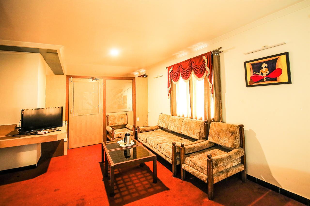 Hotel Sangam Karād 외부 사진