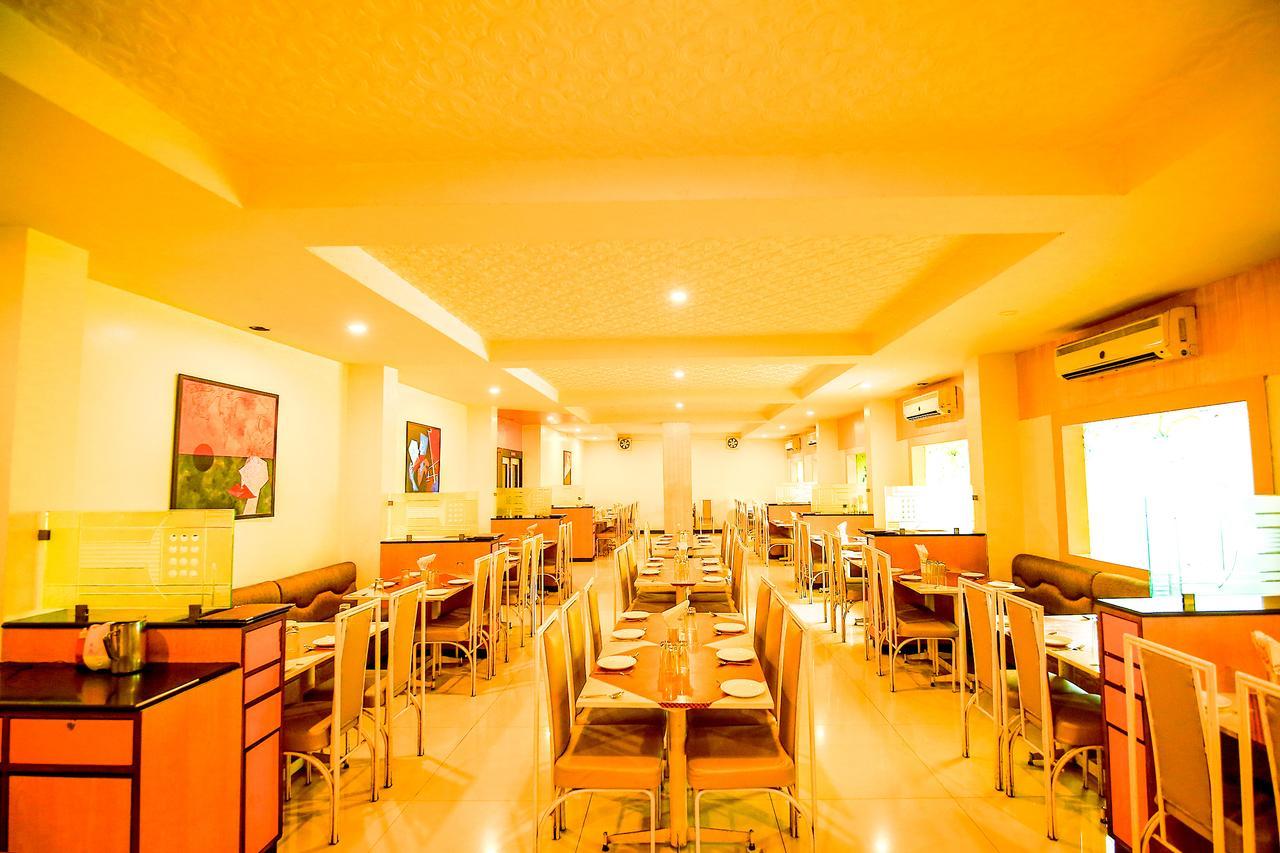 Hotel Sangam Karād 외부 사진