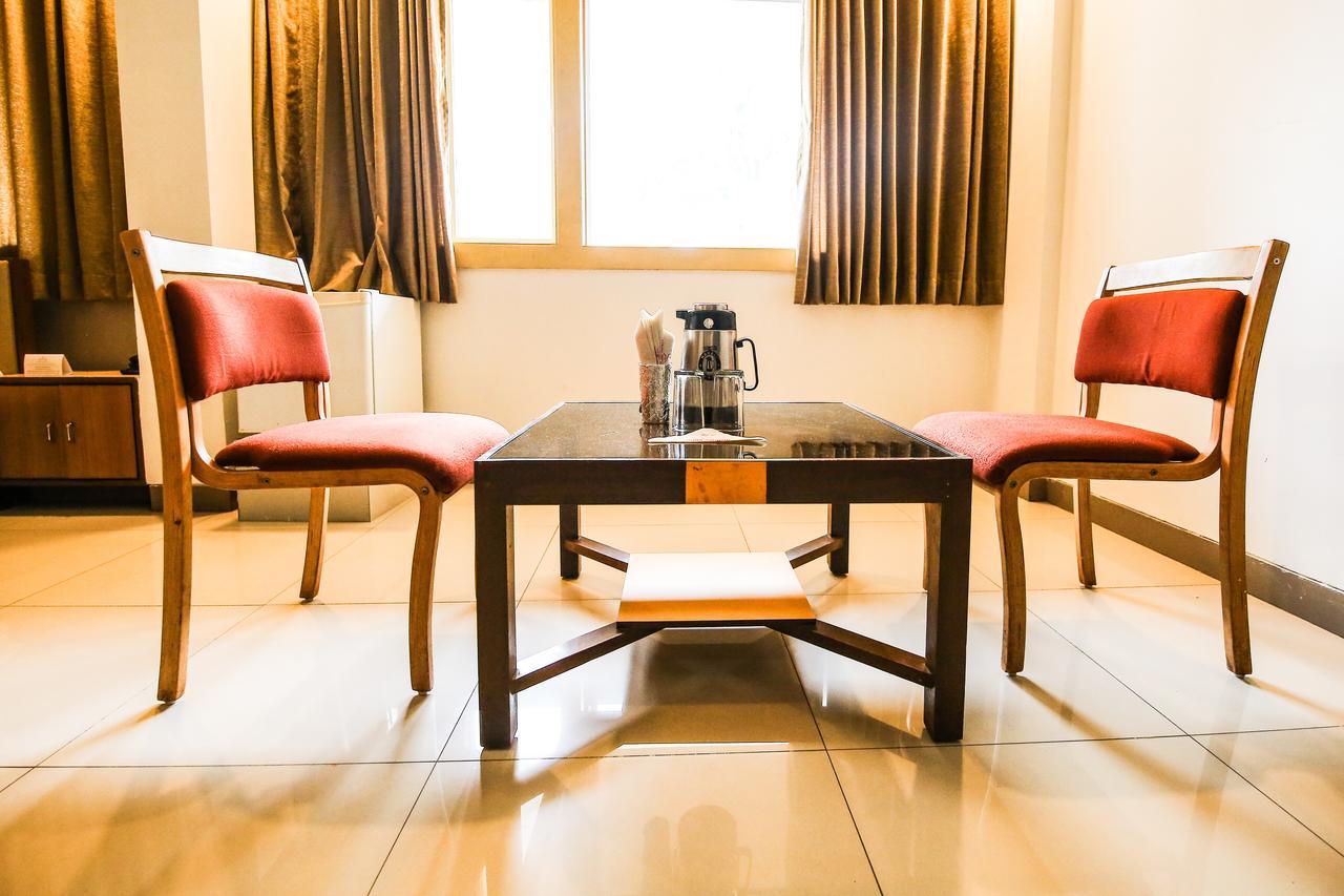 Hotel Sangam Karād 외부 사진